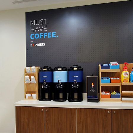 Holiday Inn Express Hotel & Suites Columbus By Ihg Zewnętrze zdjęcie