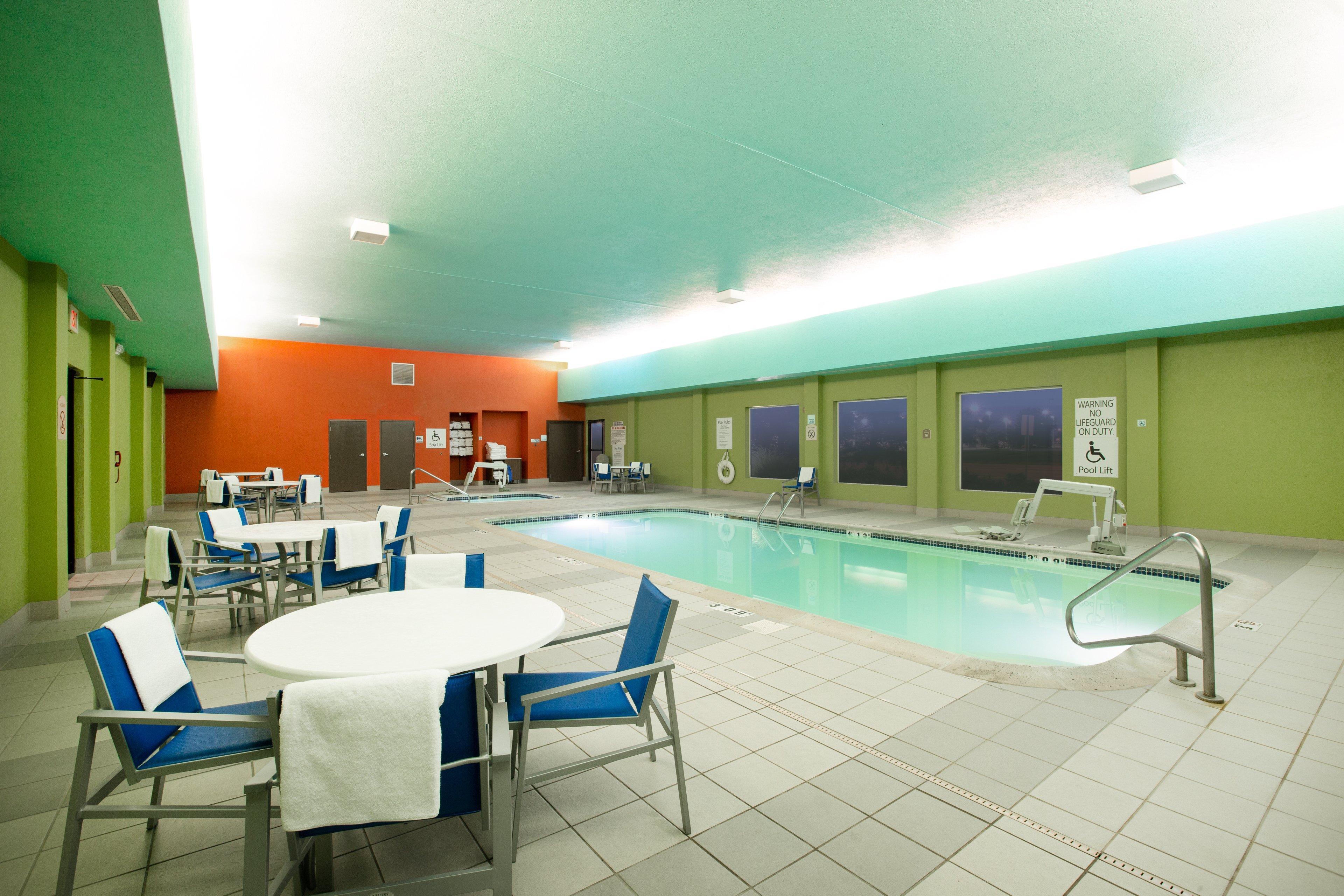 Holiday Inn Express Hotel & Suites Columbus By Ihg Zewnętrze zdjęcie