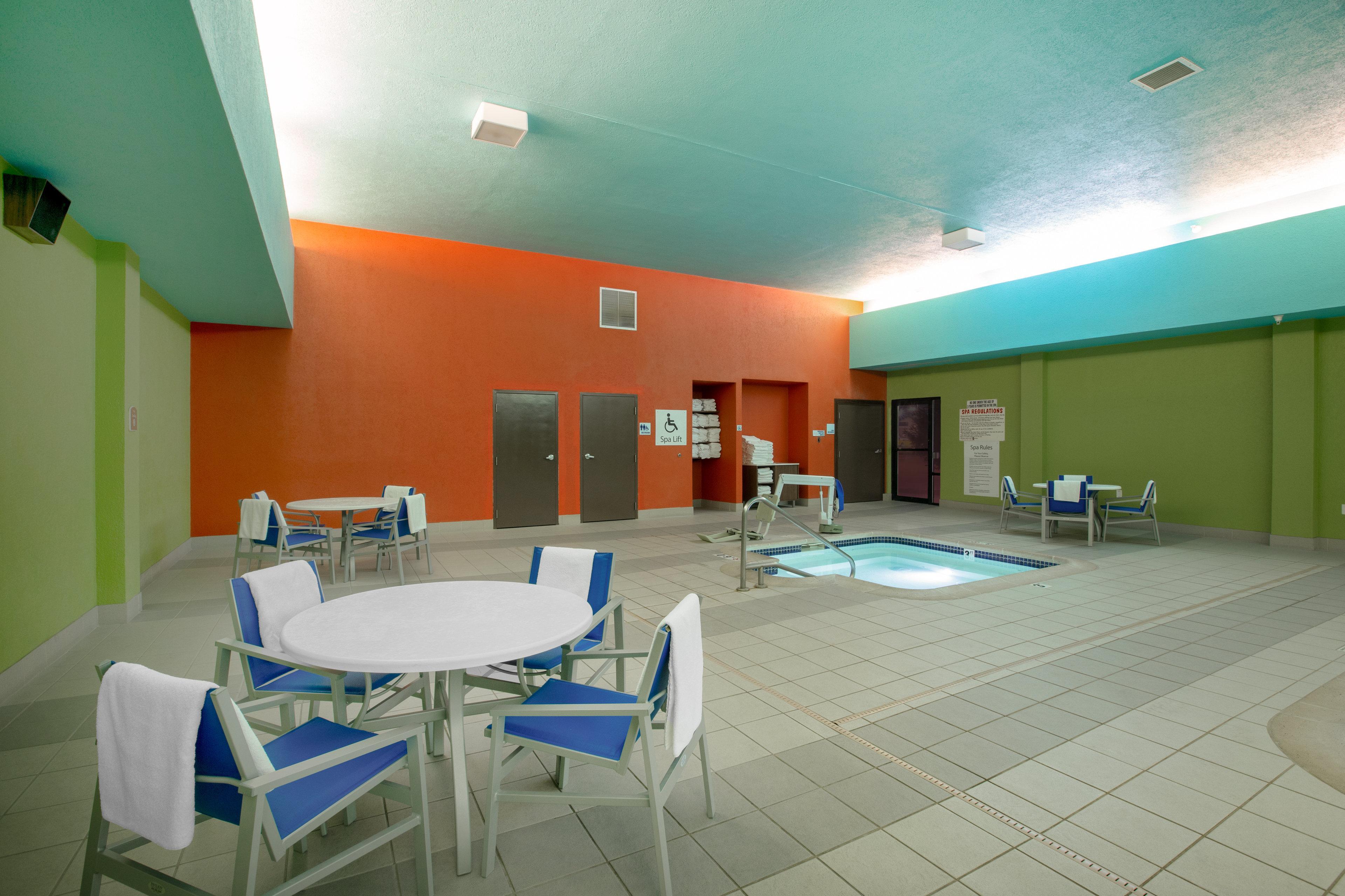 Holiday Inn Express Hotel & Suites Columbus By Ihg Zewnętrze zdjęcie