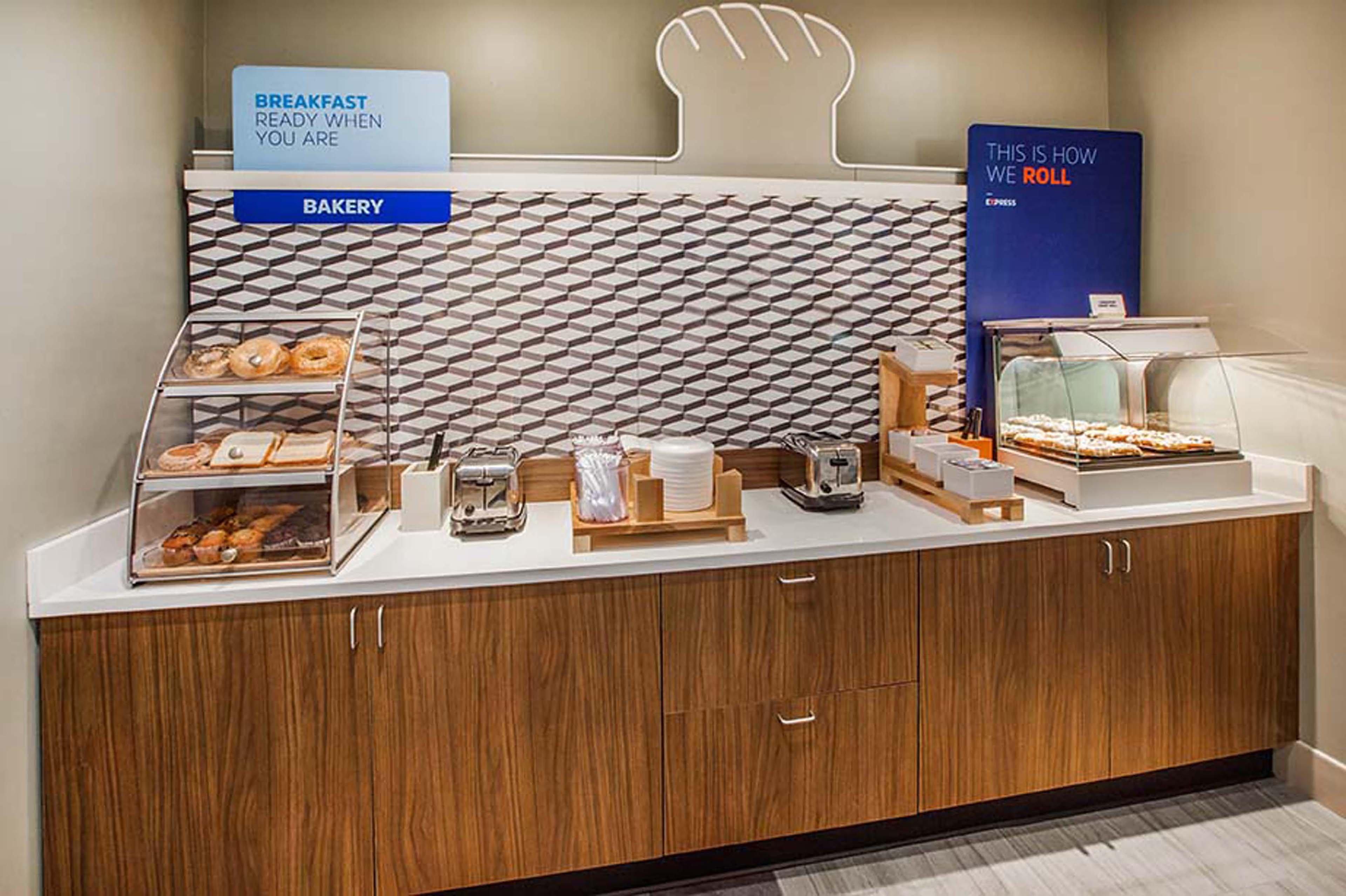 Holiday Inn Express Hotel & Suites Columbus By Ihg Zewnętrze zdjęcie