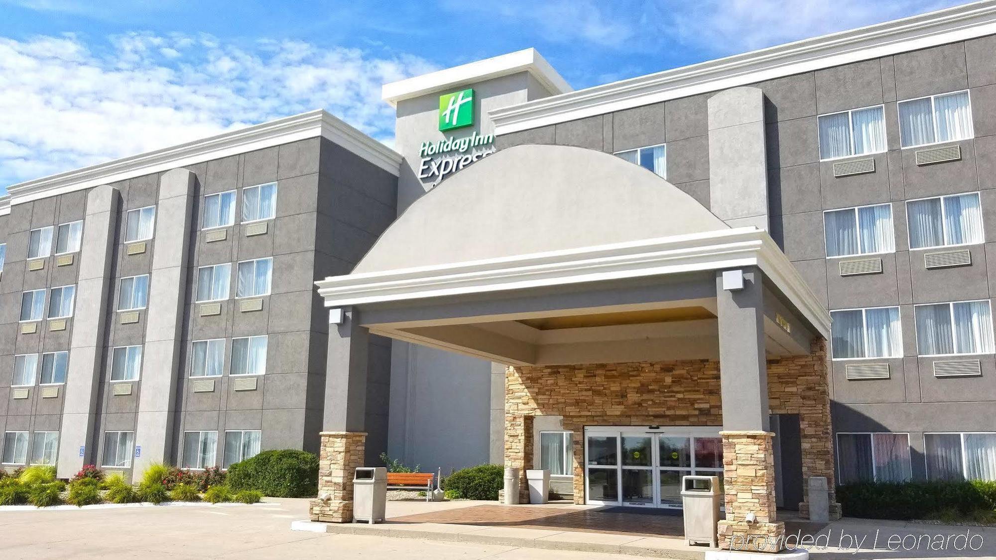 Holiday Inn Express Hotel & Suites Columbus By Ihg Zewnętrze zdjęcie