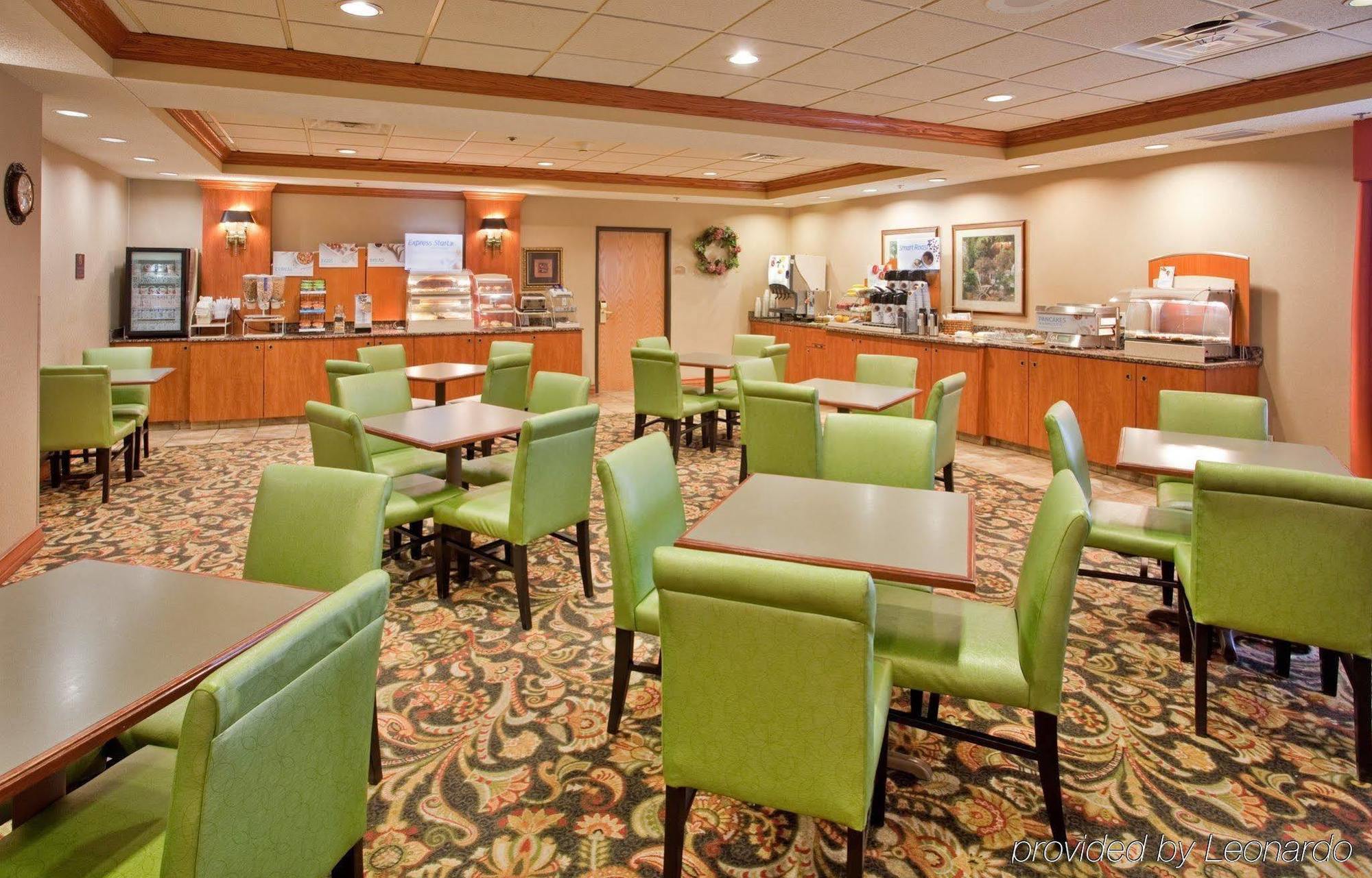 Holiday Inn Express Hotel & Suites Columbus By Ihg Zewnętrze zdjęcie