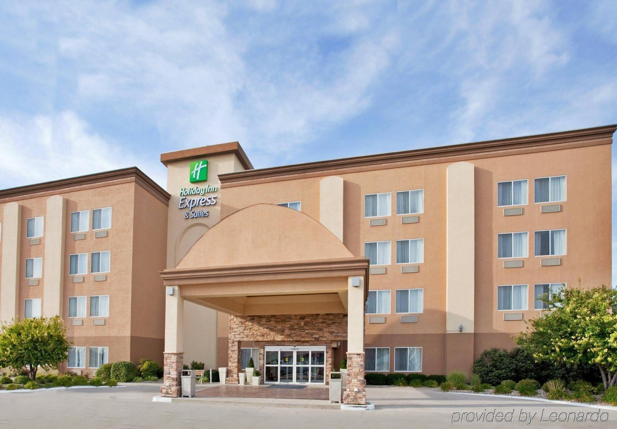 Holiday Inn Express Hotel & Suites Columbus By Ihg Zewnętrze zdjęcie