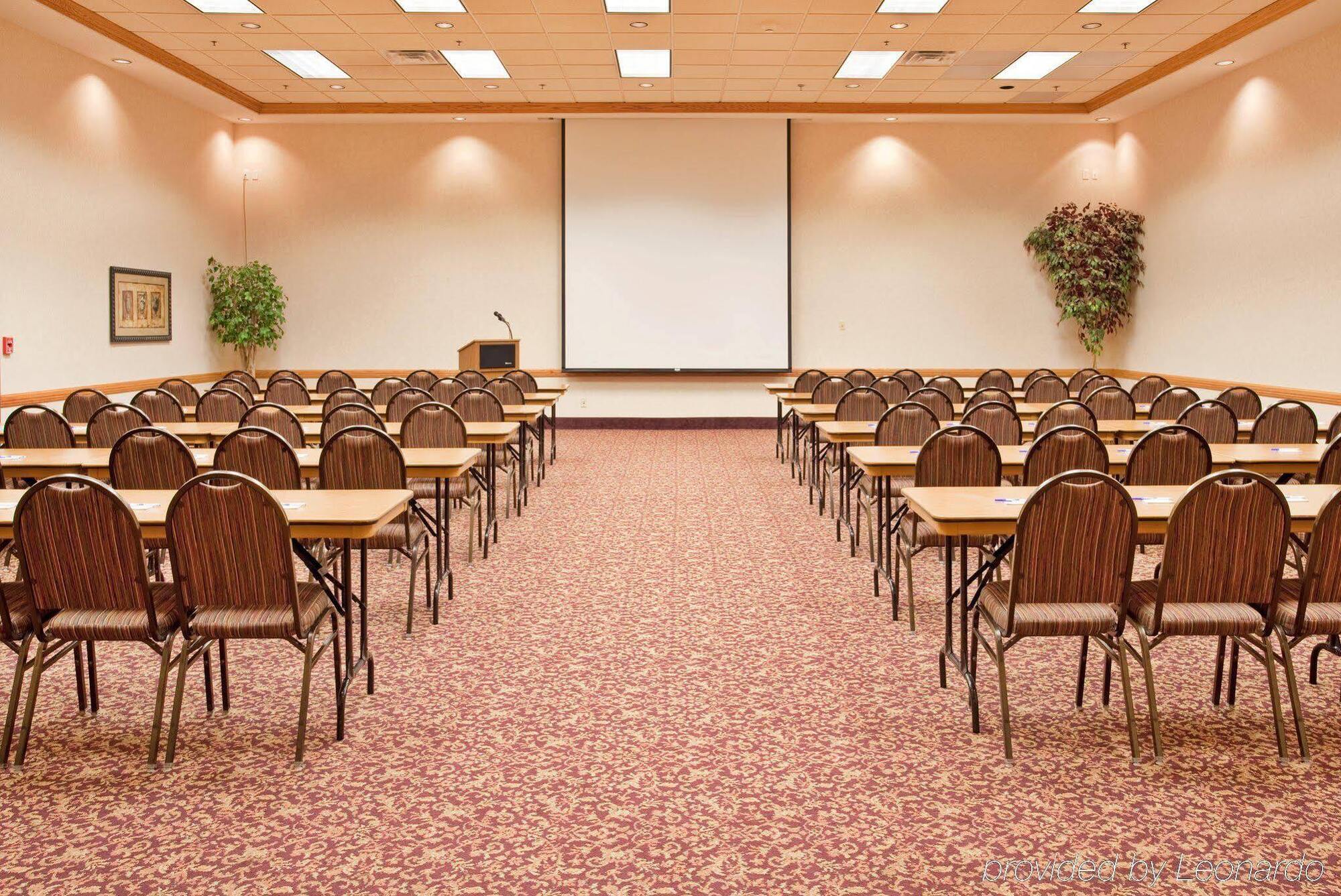 Holiday Inn Express Hotel & Suites Columbus By Ihg Zewnętrze zdjęcie
