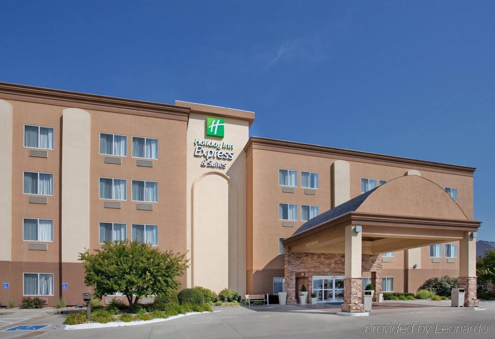 Holiday Inn Express Hotel & Suites Columbus By Ihg Zewnętrze zdjęcie