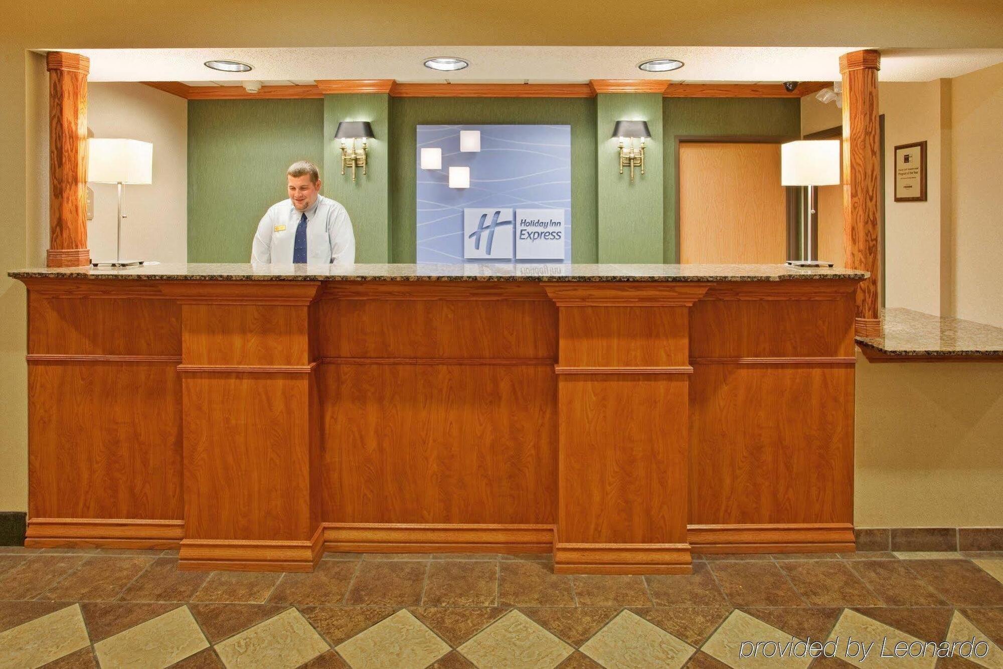 Holiday Inn Express Hotel & Suites Columbus By Ihg Zewnętrze zdjęcie